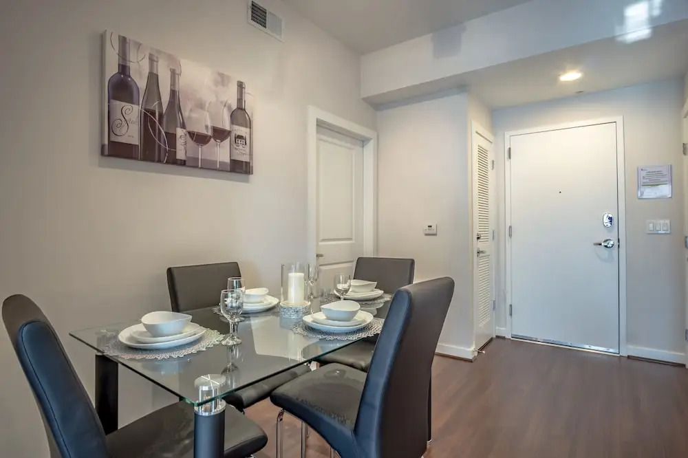 High Rise 2 Bedroom apartment in a Great location 2 Apts by RedAwning