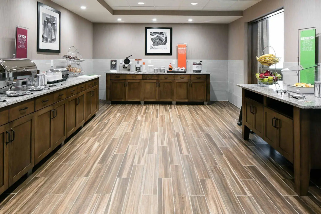 Hampton Inn & Suites-Hudson Wisconsin