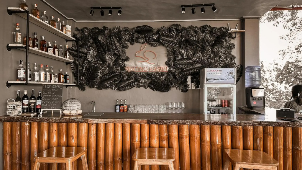 Compuesto's Guesthouse and Restobar