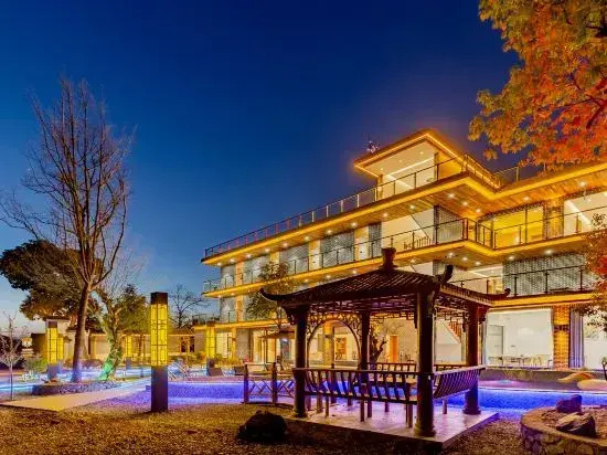 Moon Bay Qianyu Qianxun Homestay (Zhuyuan)