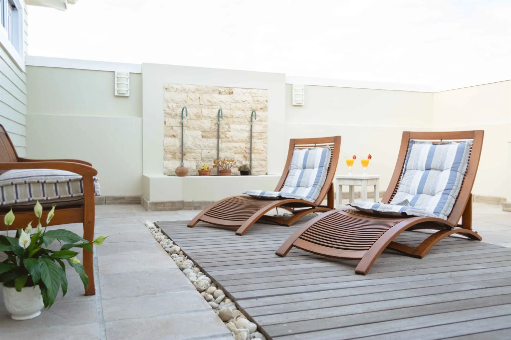 138 Marine Beachfront Guesthouse