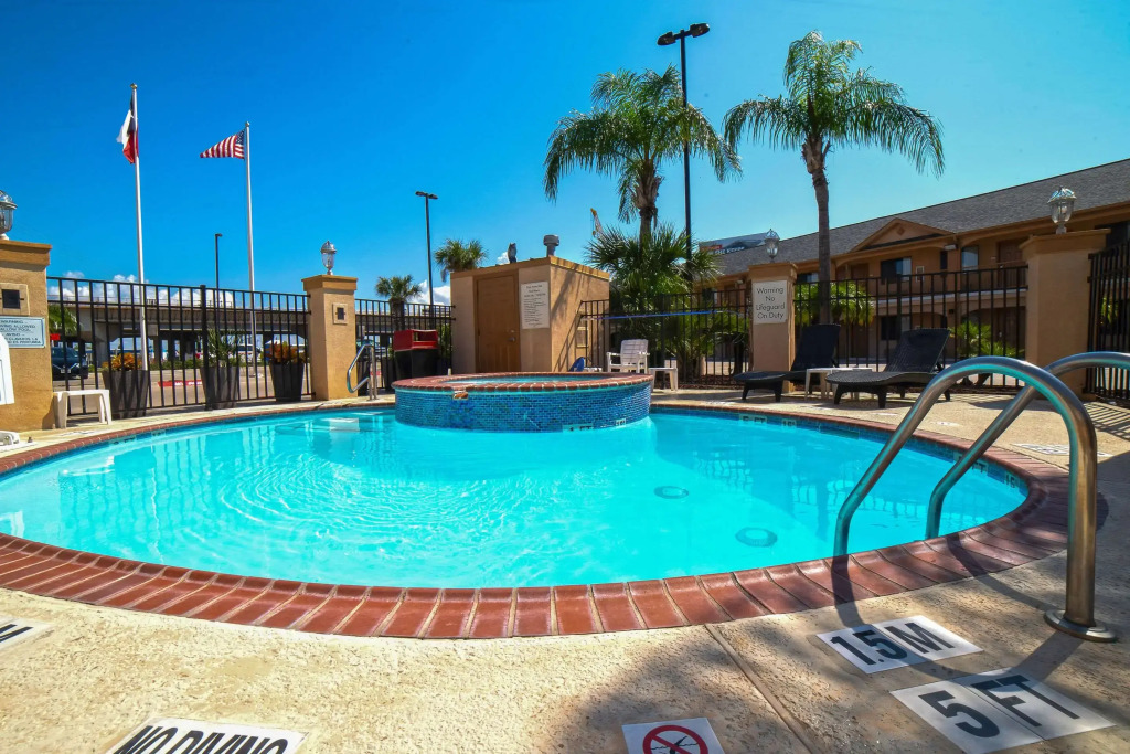 Econo Lodge Inn & Suites Corpus Christi