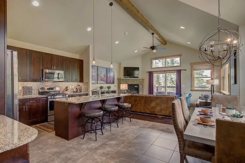 Maggie Point 3 Bedroom Townhouse by RedAwning