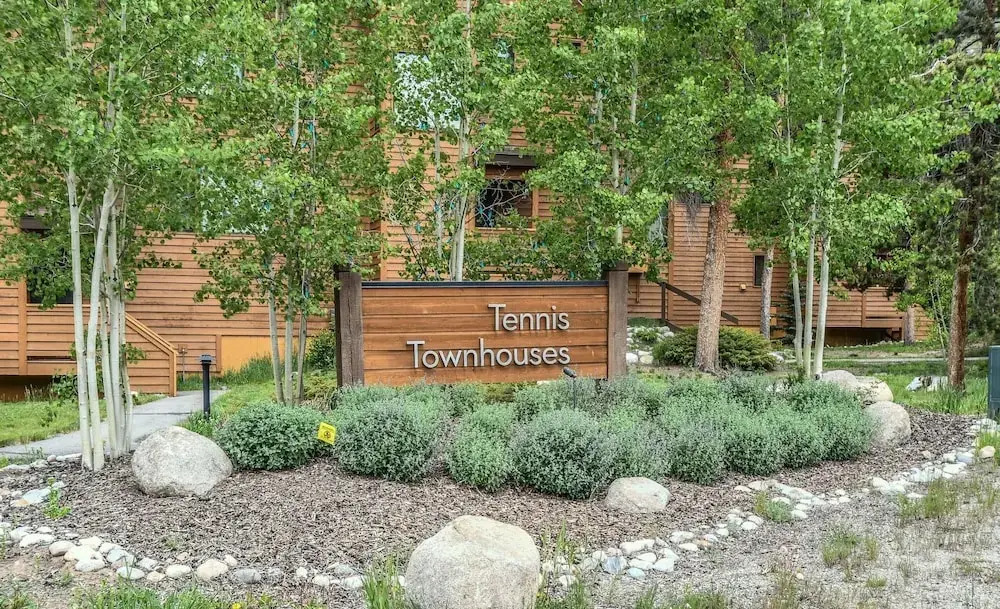 Tennis Townhomes 1312