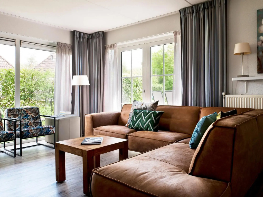 Bungalow in Friesland with Private Spa & Sloop