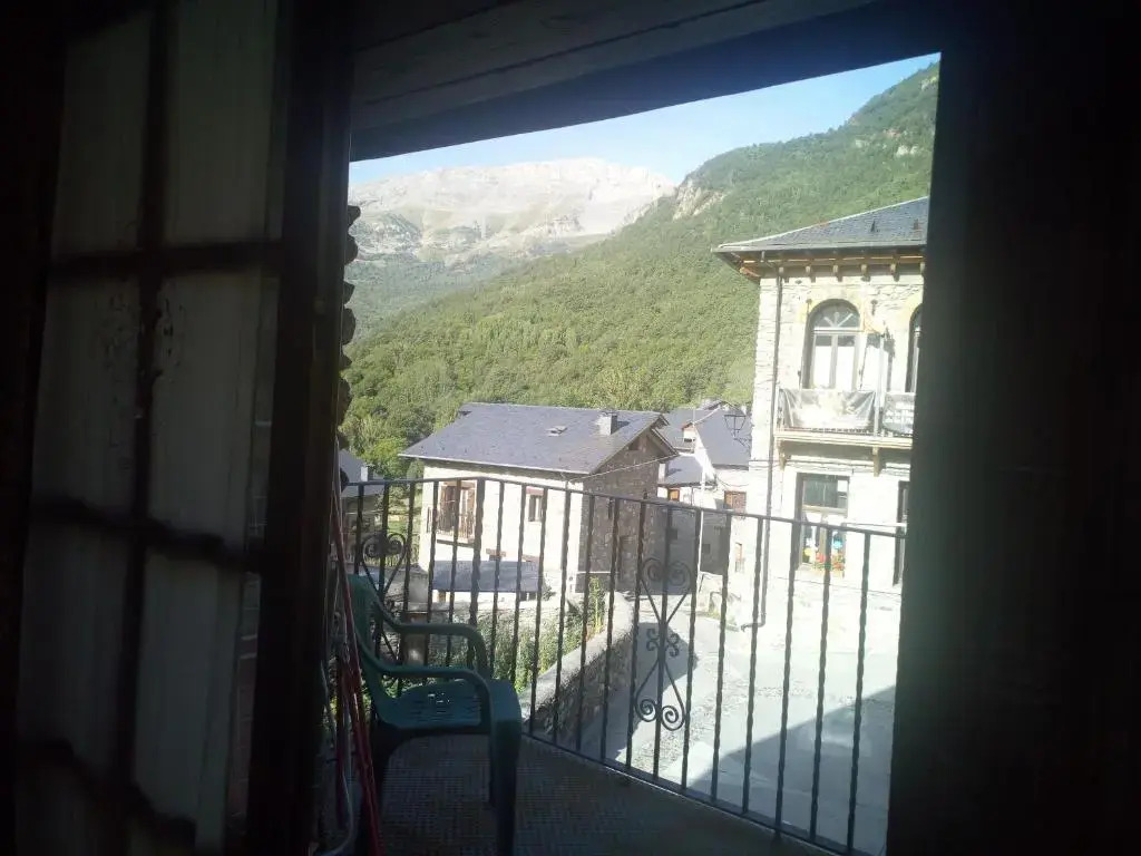 Hostal Casa Lacreu