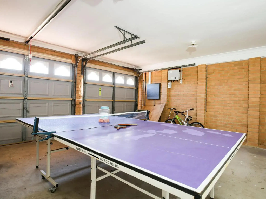 Delamere - Pet Friendly with Fireplace & Firepit