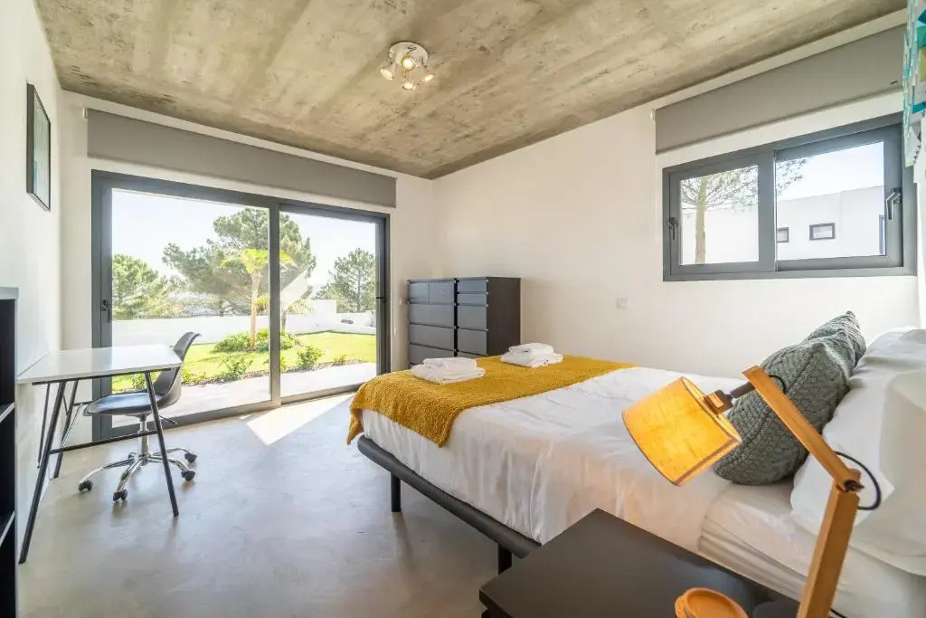 As Andorinhas - Walking distance to Monte Clerigo and Amoreira beaches