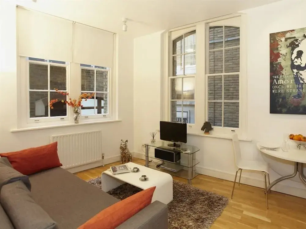 Saint Paul's Apartment