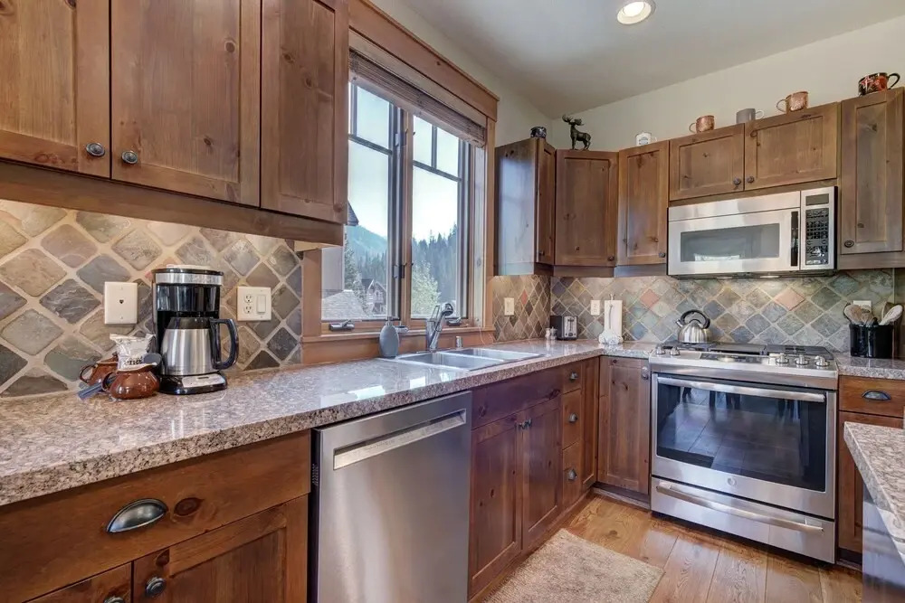 Spacious 3 Br Townhome In Keystone- Kids Ski Free 3 Bedroom Townhouse by Redawning