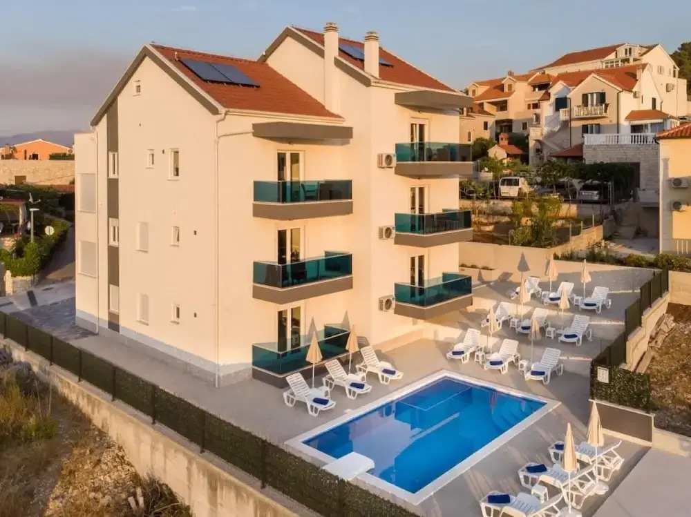 Jakov - Modern and Cosy With Pool - B2