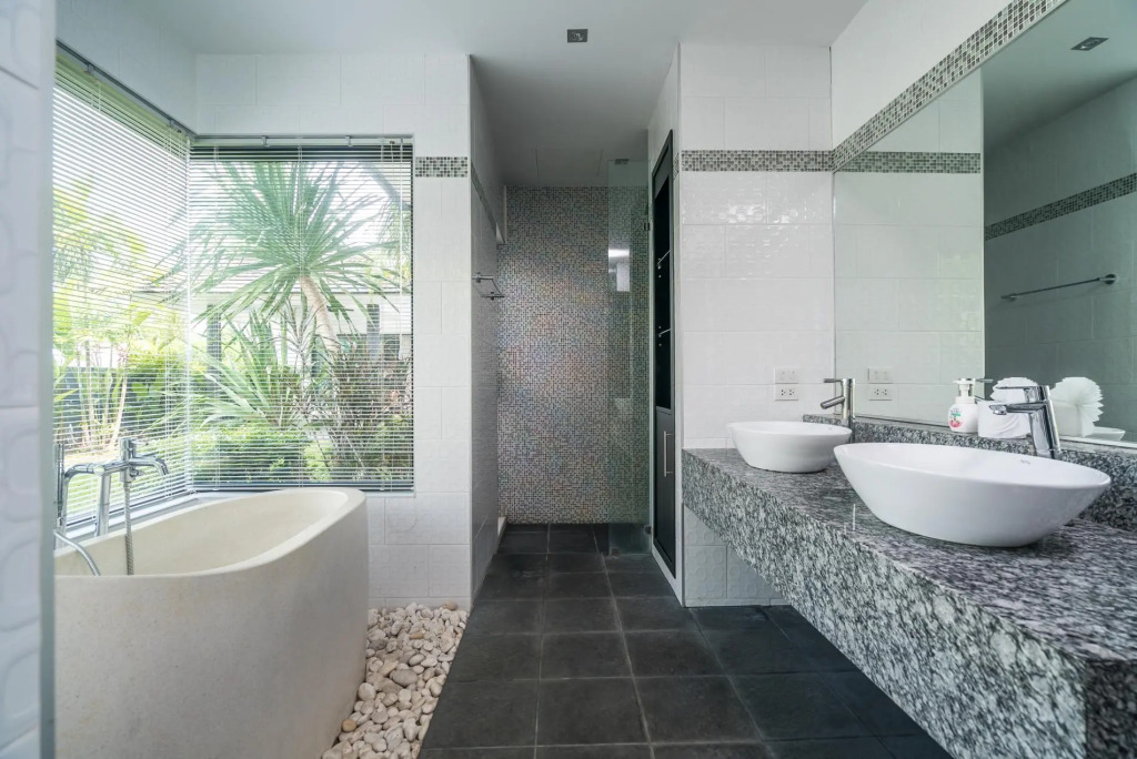 Diamond 273 - Modern 4 bedroom private pool in Bangtao