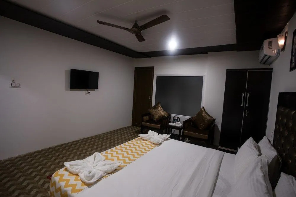 FabHotel Retreat Morjim