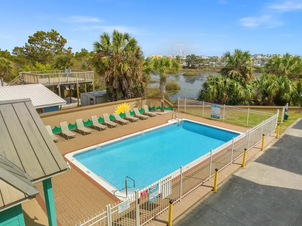 Across Street from Beach - Close to Pier Park - Sleeps 6