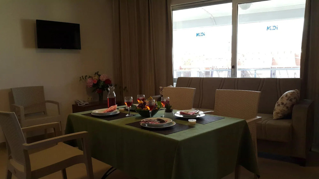 Midi Suites & Hotels