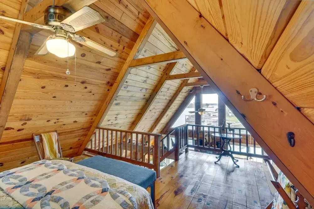 Lakefront Sunrise Beach Cabin w/ Private Dock!