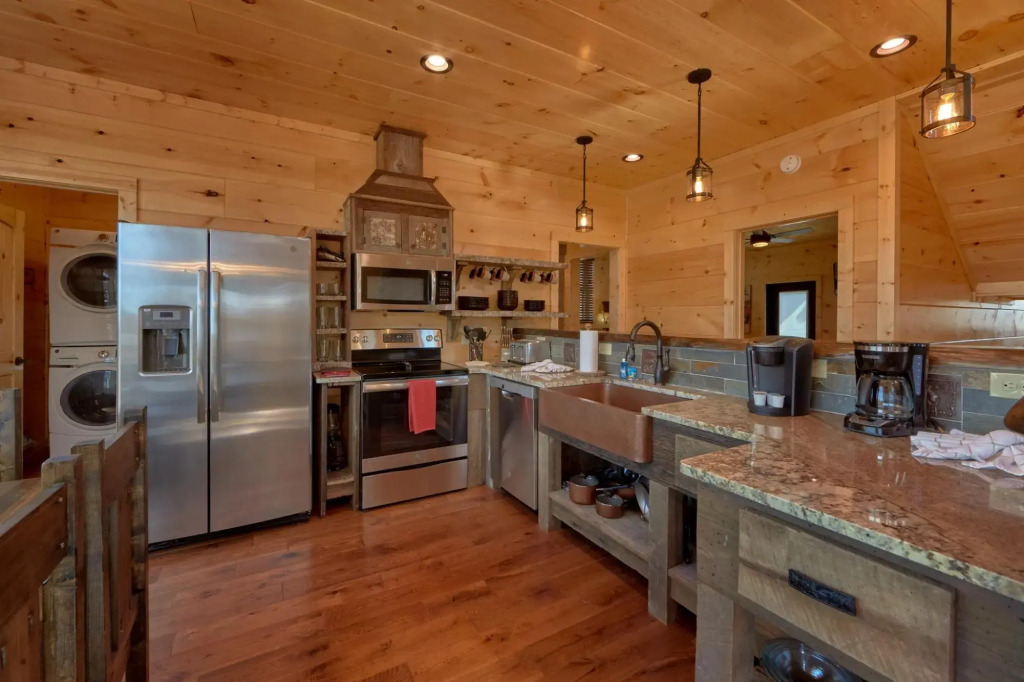 Copper Creek Lodge in Gatlinburg