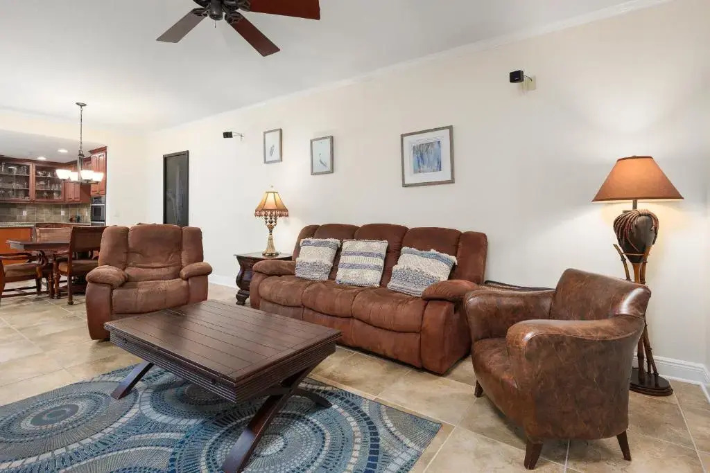 Palm Coast Resort 109, 3 Bedrooms, Sleeps 6, Pool, Hot Tub, WiFi