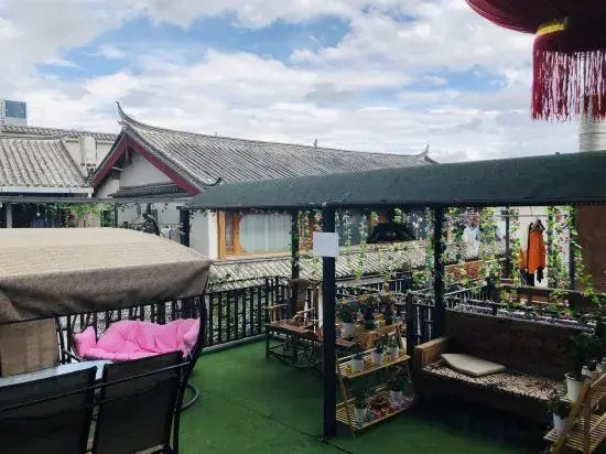 丽江见山庐古城全景花园酒店