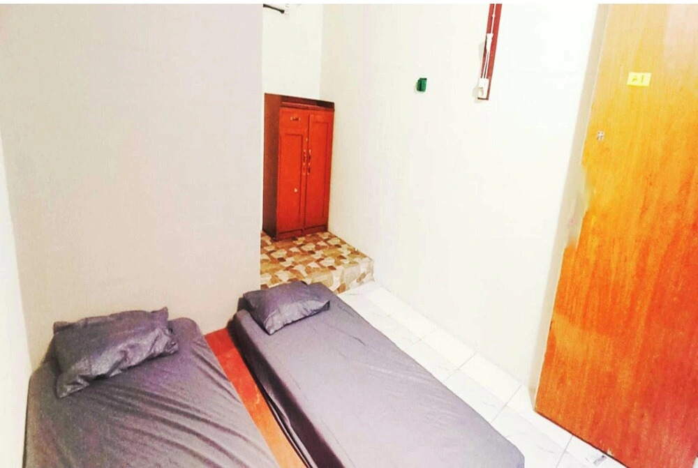 Hotel O near Ahmad Yani International