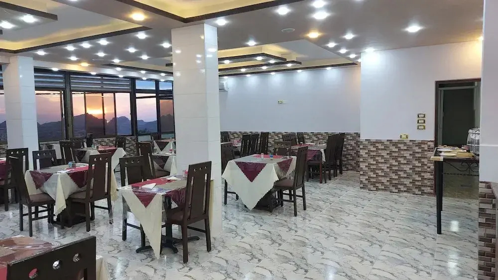 Petra Guests Hotel