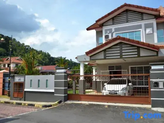 Puteri Indah Homestay