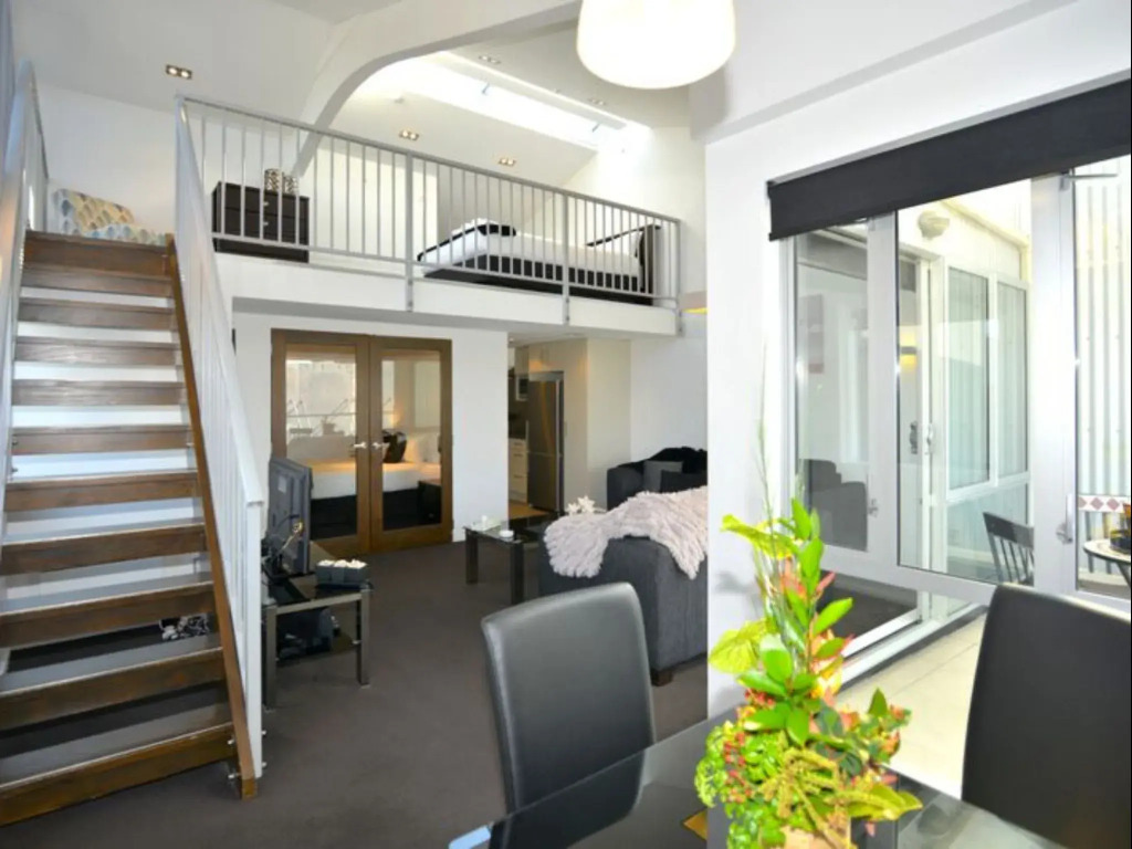 Southwark Hotel & Apartments