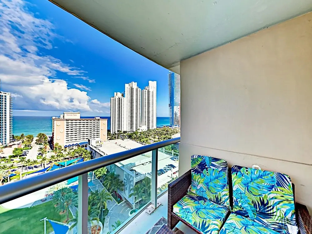 New Listing! Oceanview W/ Pool & Balcony 1 Bedroom Condo