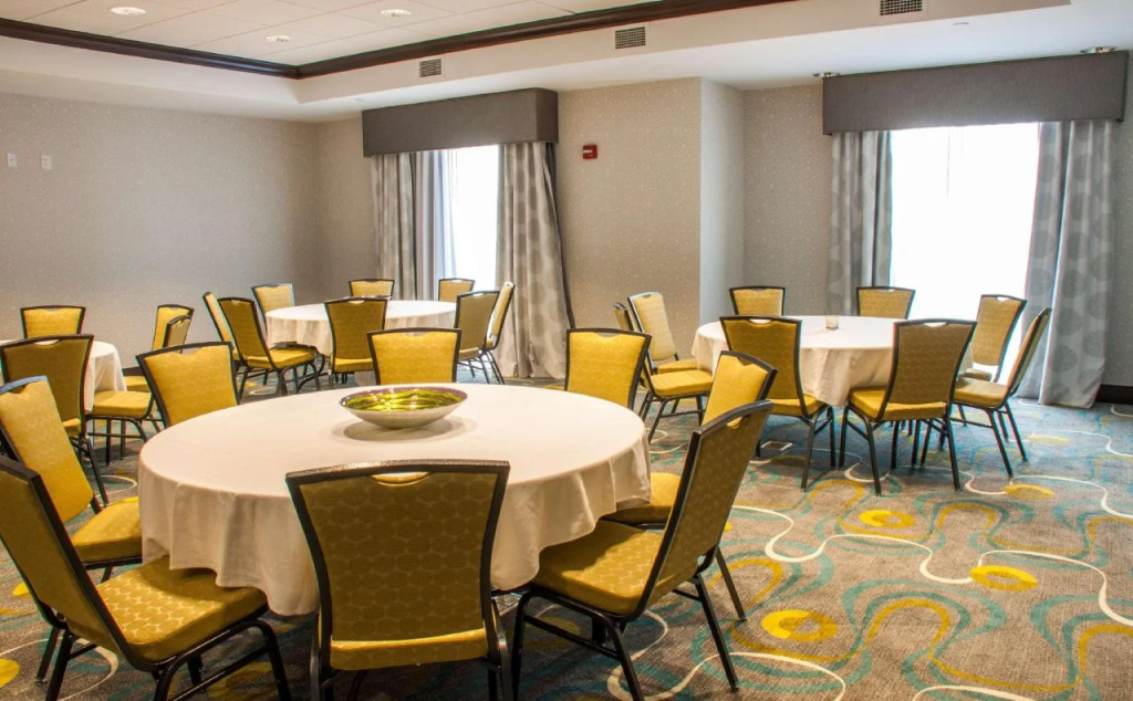 Hampton Inn & Suites Mishawaka/South Bend at Heritage Square