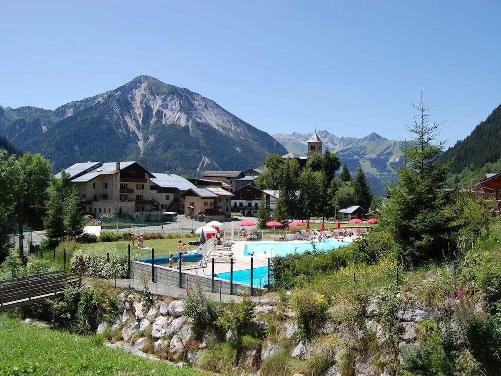 Beautiful South Facing Chalet