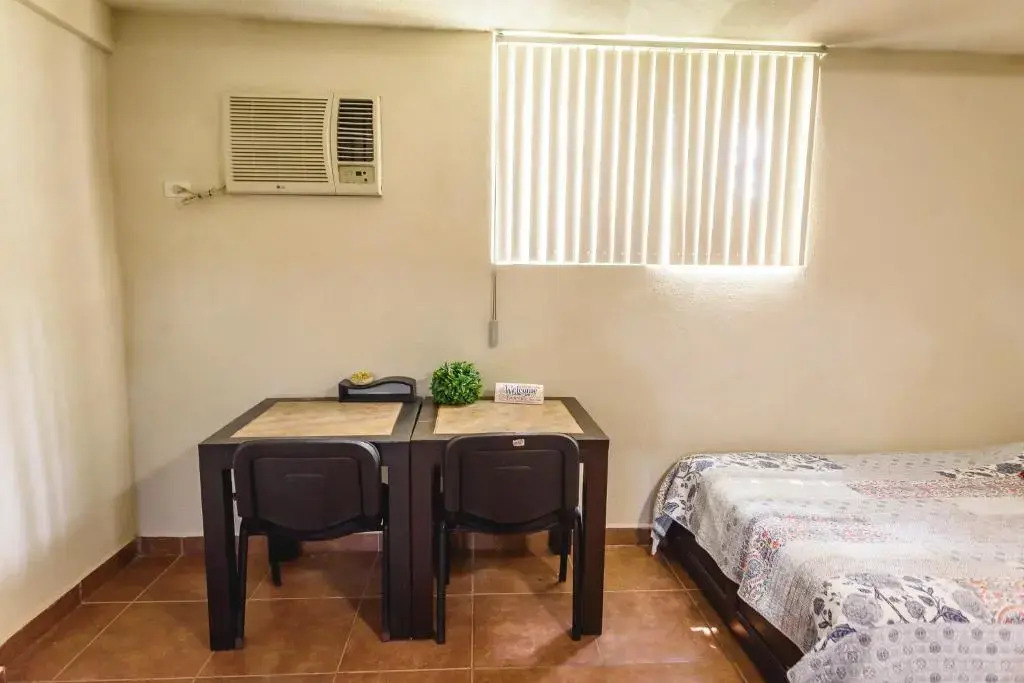 Suite con 2 recamaras,2mini splits, Parking Wifi 100 mb, cocina