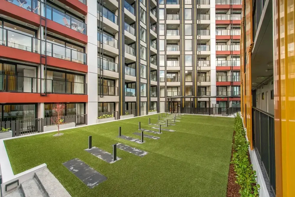 Ehome - Brand New In CBD with Pool, Sauna, Gym, Netflix