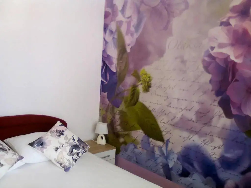 Apartment Yelena Rose West