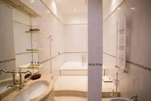 Lodge Roma