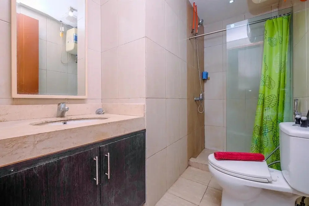 Simple And Comfort 2Br With Extra Room At Mt Haryono Square Apartment