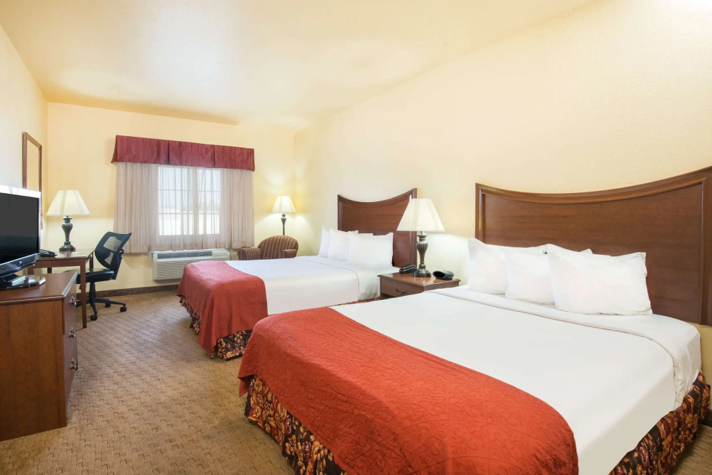 Days Inn by Wyndham Ellis