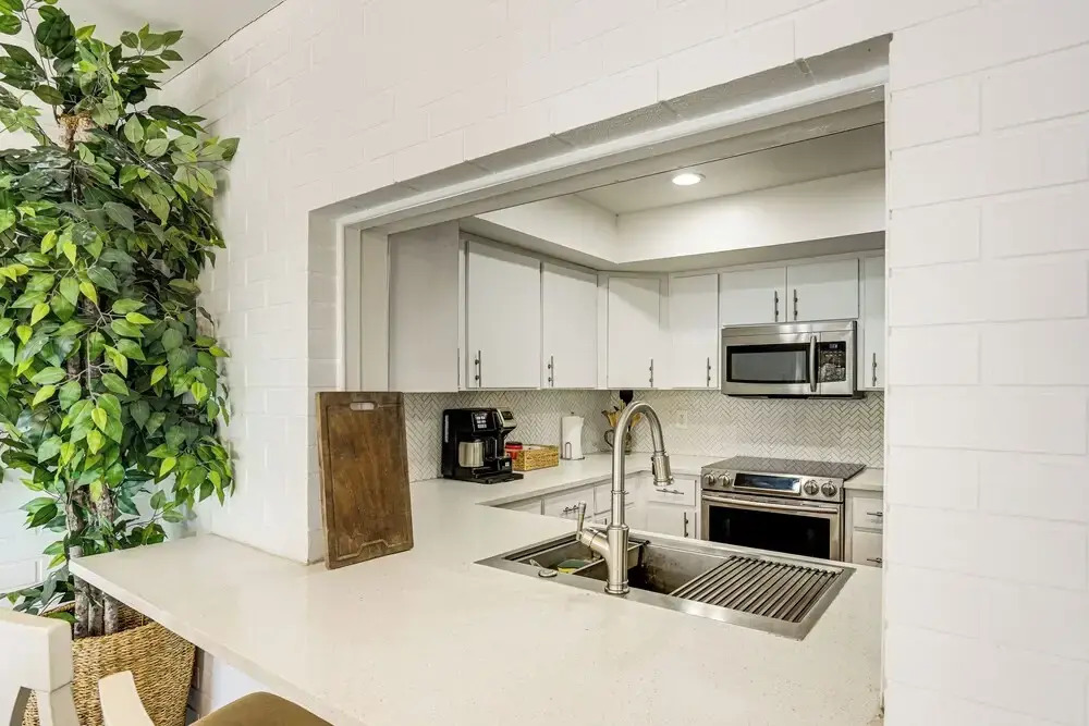1 Mi to Downtown Lake Placid: Waterfront Retreat!