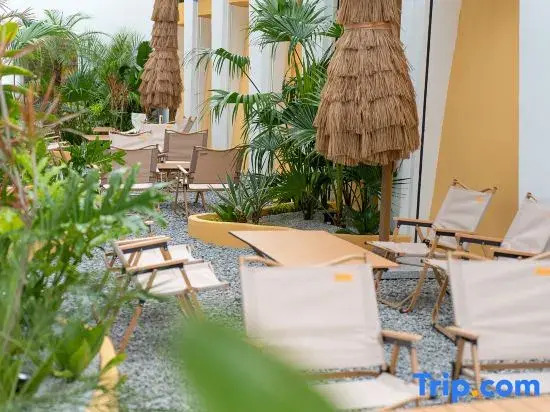 Yige Seaview Parent-child Hotel (Xiada Baicheng Branch, Huandao Road)