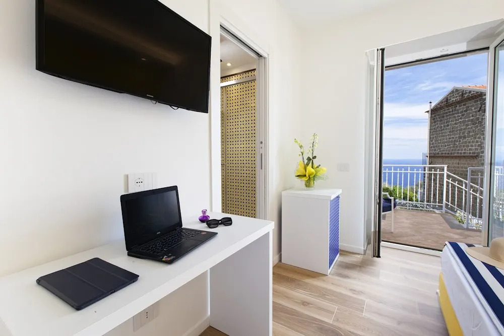 YourHome - Relais Loggia Li Galli