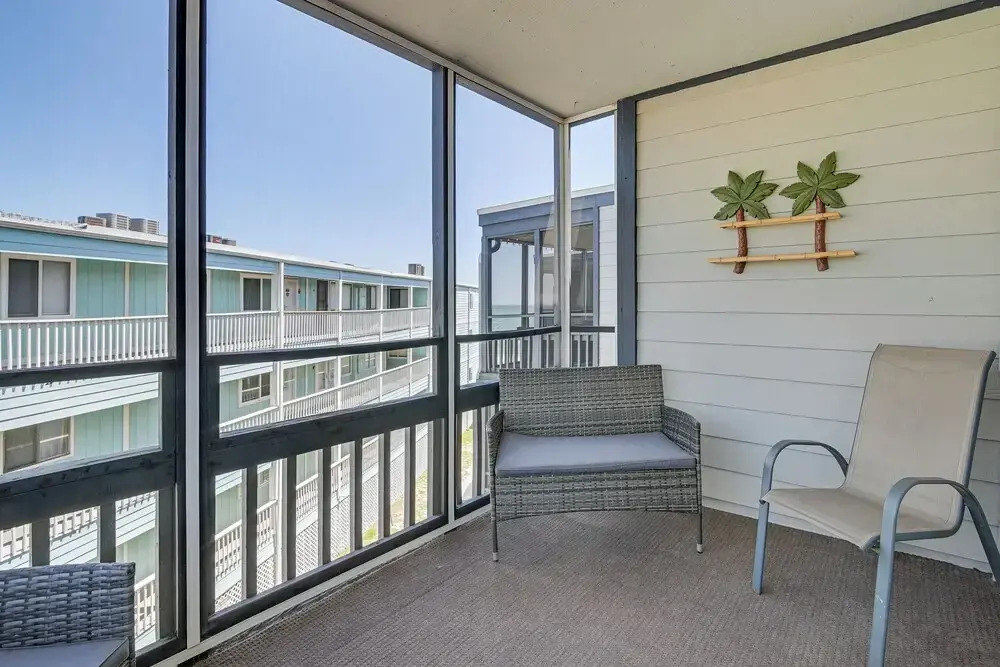 Coastal Condo on Beach w/ Community Pool Access!