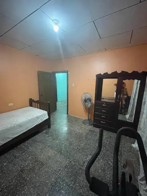 Agradable casa con 3 cuartos 2 baños cómodos..!!