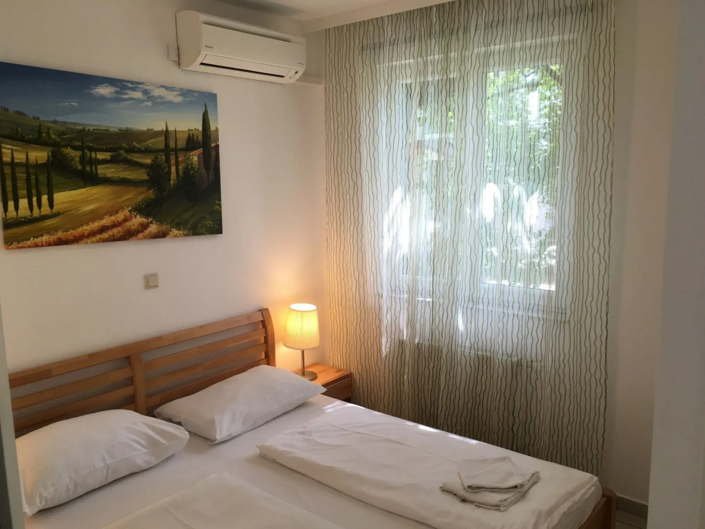 AJO Apartments - Alte Donau Lake or Garden View Balcony Studio - Self-Check-in