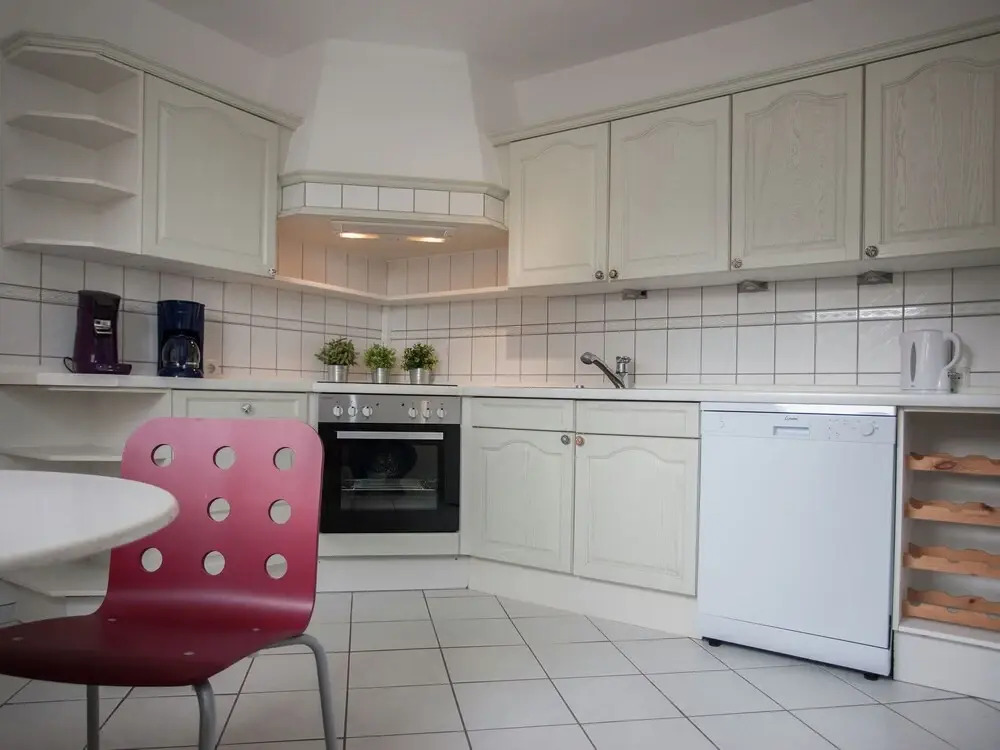 Holiday Home in a Quiet Location Directly Above the "Postwiese" Skiing Area in Neuastenberg