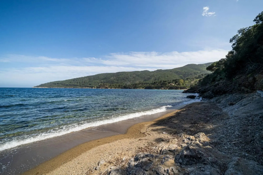 Villa ai Pini 800 meters from the beach of Straccoligno with reserved parking space directly on the-VILLA AI PINI