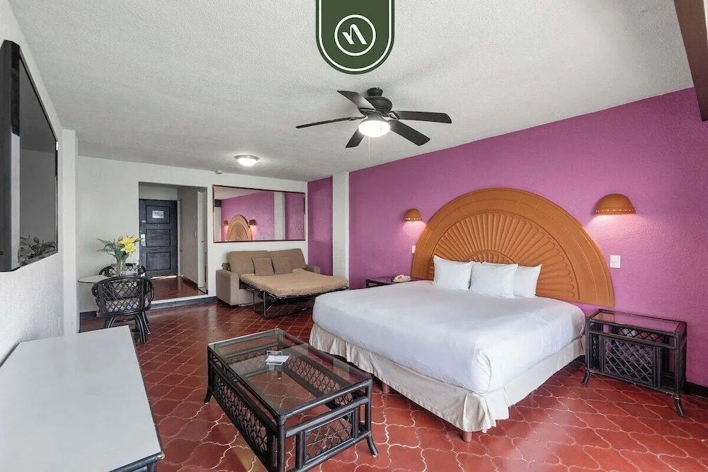Peaceful Oceanview Studio - Pool - Daily Cleaning