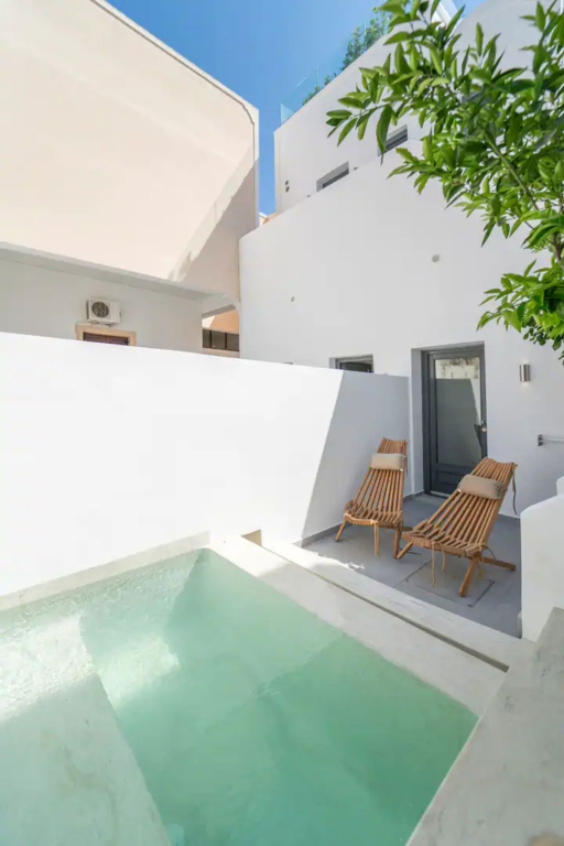 Nostos Apartments