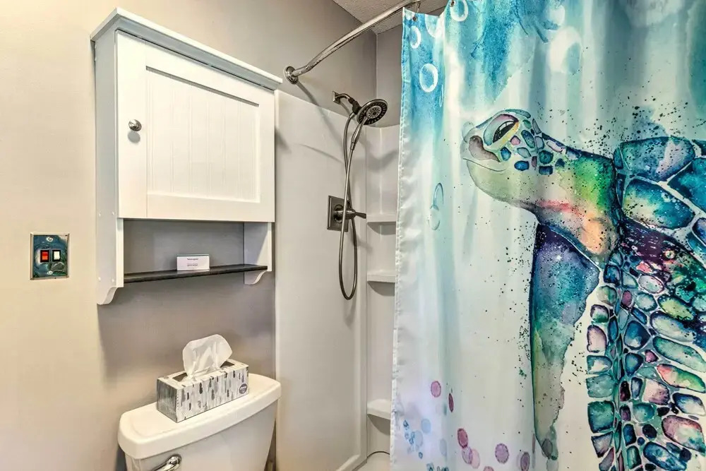 1 Mi to Lake Lure: Mtn-view Studio w/ Balcony!
