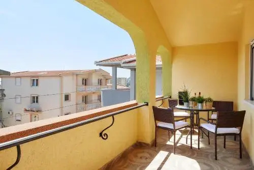 Apartments Villa FourTuna