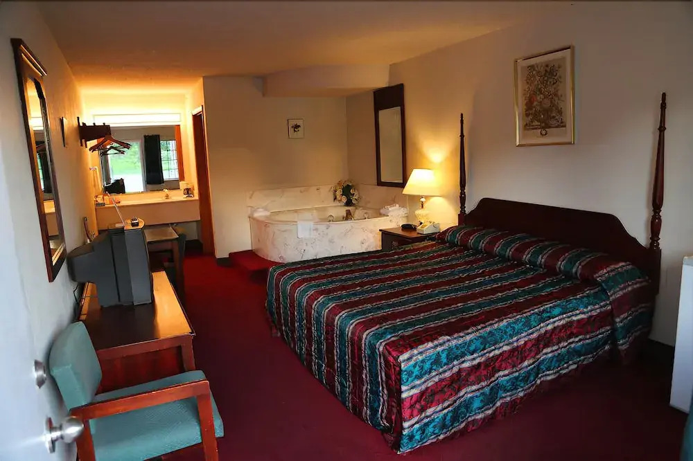 Branson Vacation Inn and Suites