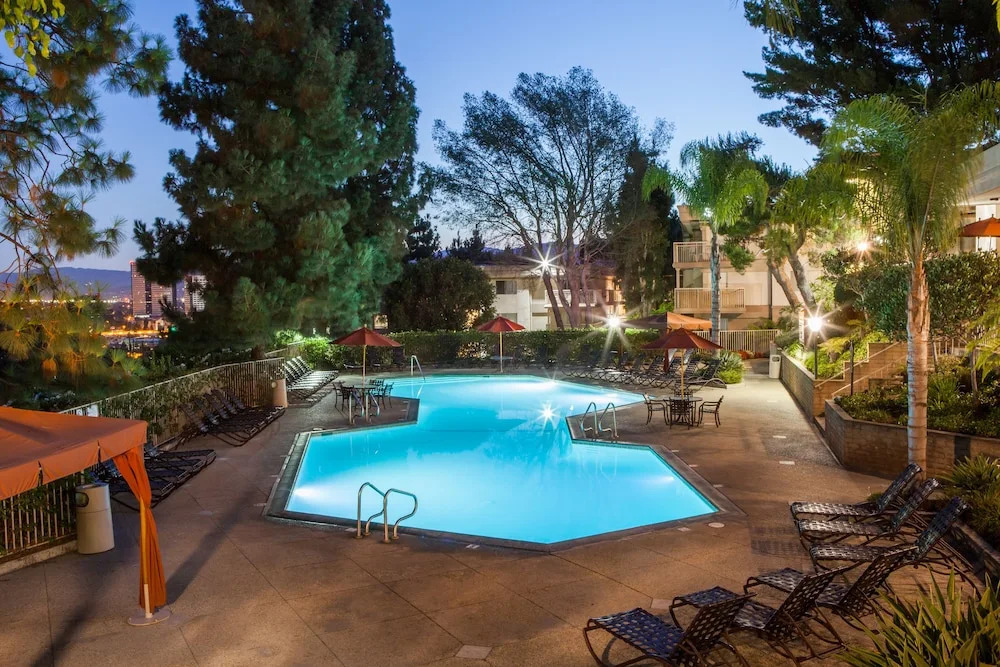 Oakwood Toluca Hills